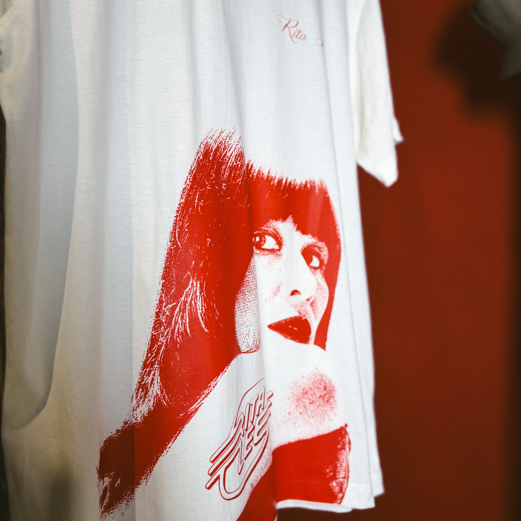 Camisa Rita Lee (Coleção Artistas) - Frente e Costa - Regular/ Oversized