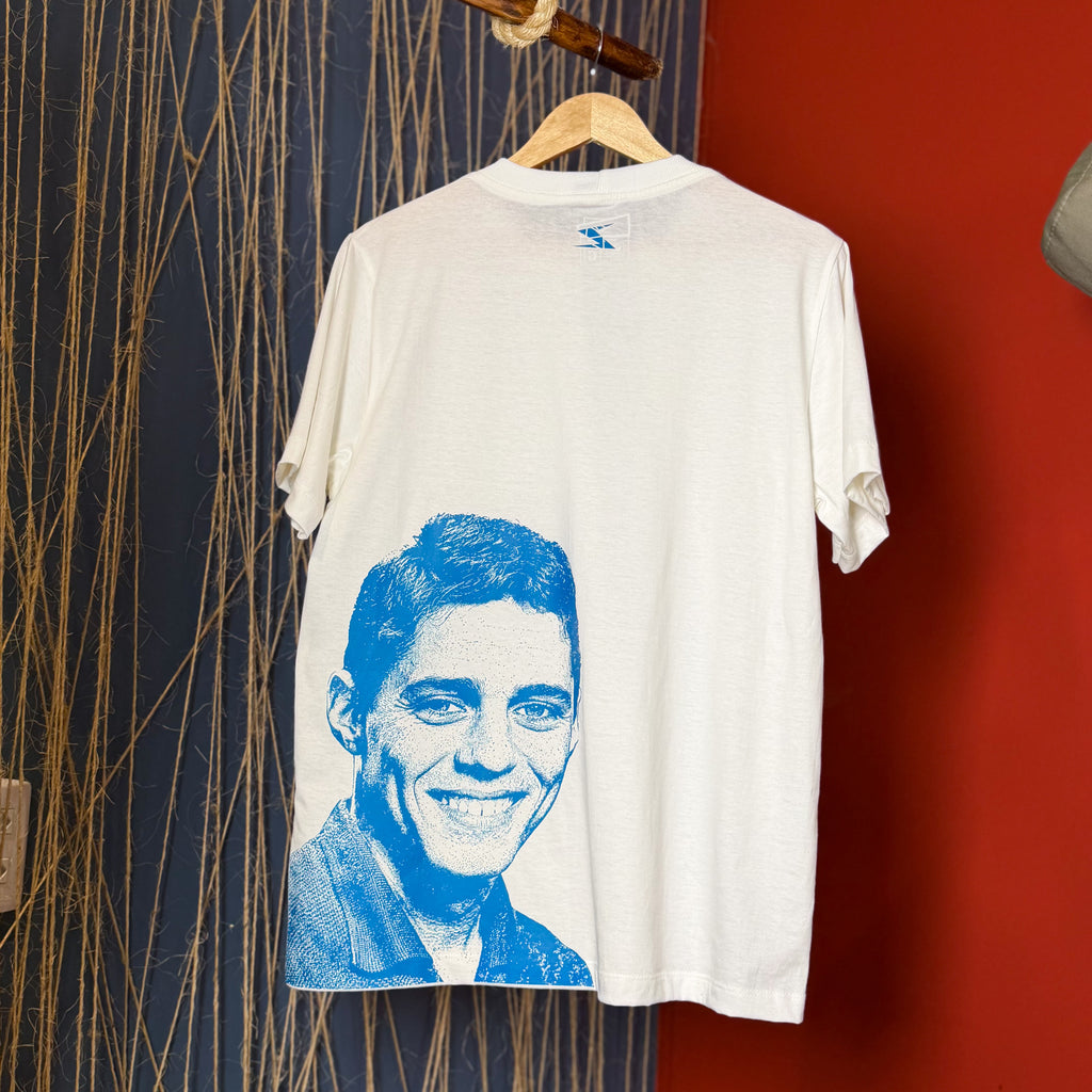 Camisa Chico Buarque (Coleção Artistas) Frente e Costa - Regular/ Oversized