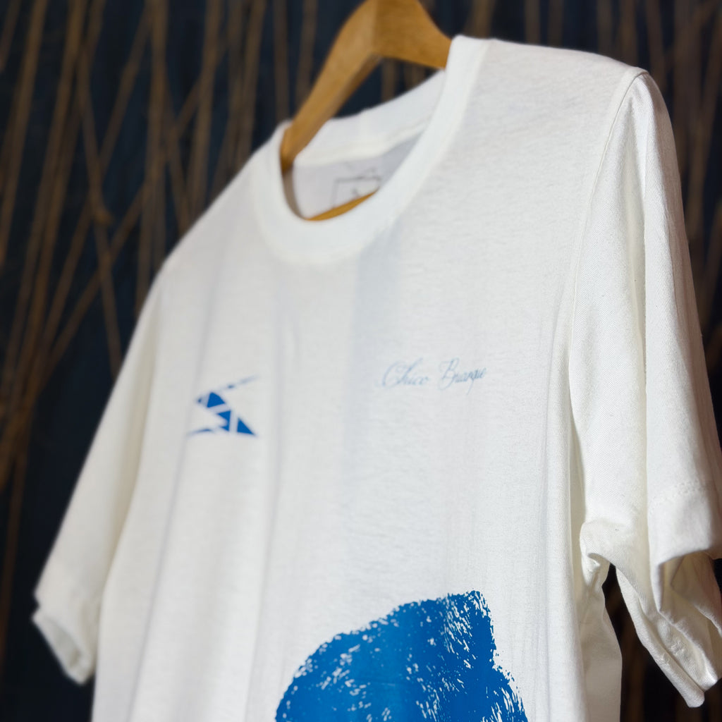 Camisa Chico Buarque (Coleção Artistas) Frente e Costa - Regular/ Oversized