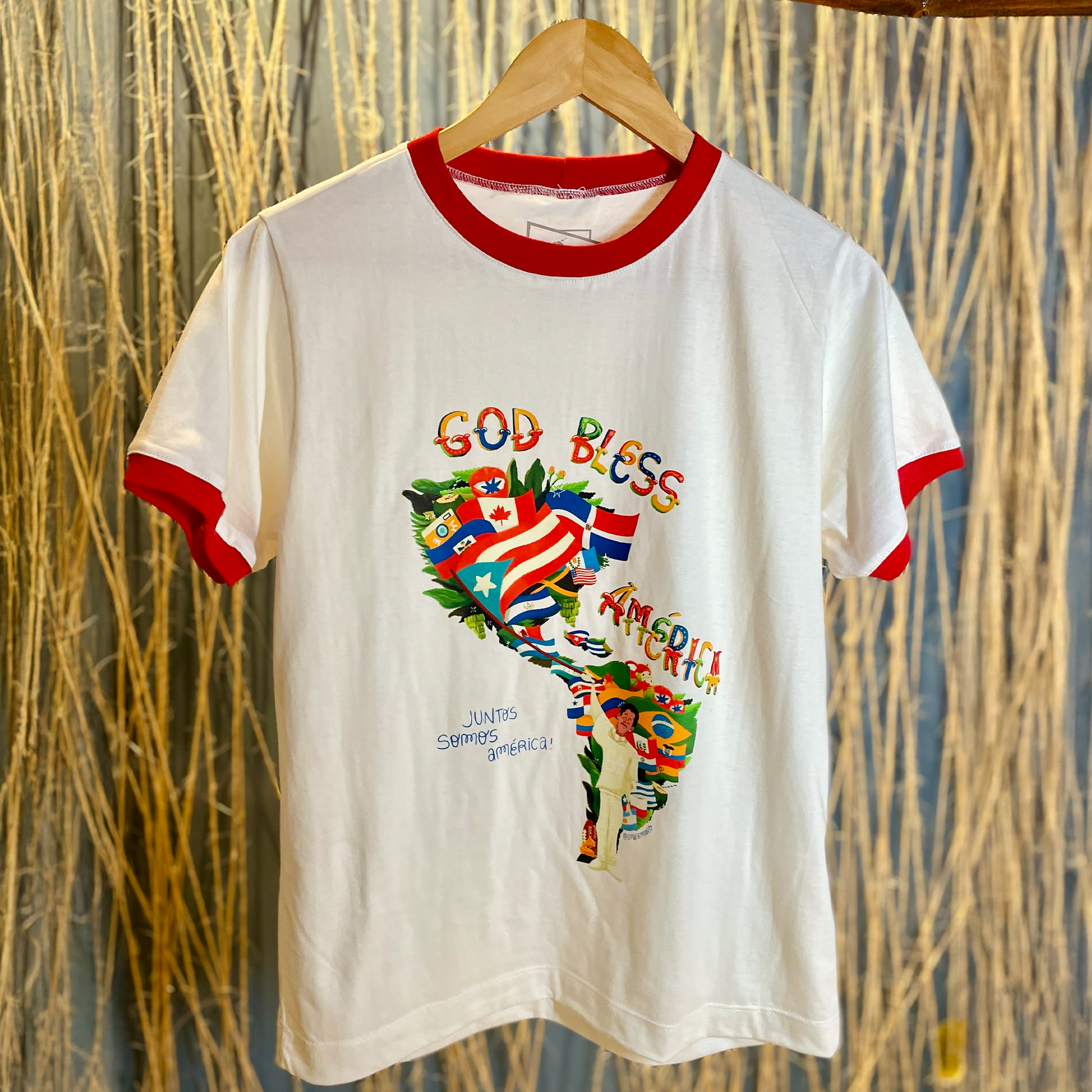 Camisa Unissex Manga Vermelha Bad Bunny