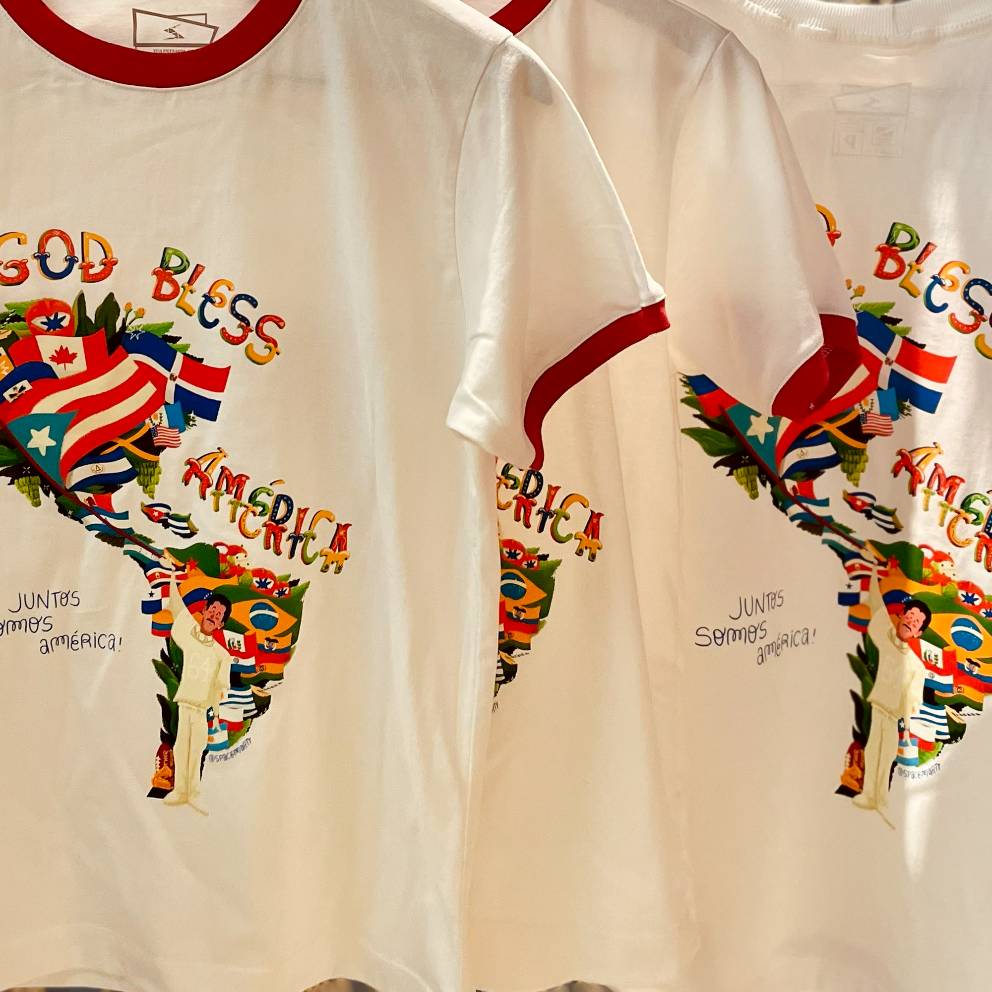 Camisa Unissex Manga Vermelha Bad Bunny